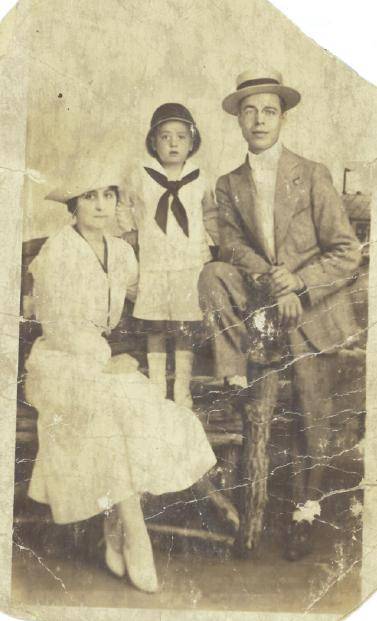 Teresa and Domenico Radice with their young son Daniel, about 1917